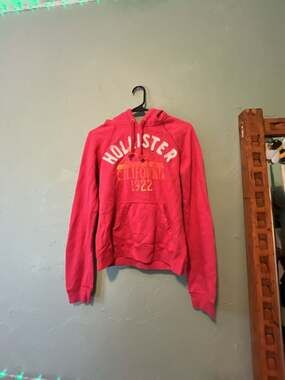 Hollister California 1922 Pink Graphic Pullover Hoodie Sweatshirt Size M